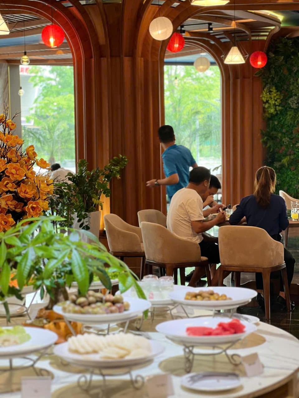 Diamond Hotel Van Don Cam Pha Zewnętrze zdjęcie